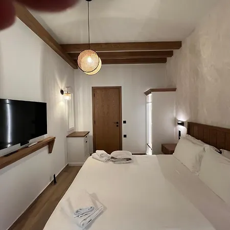 The Mits Luxury Apartment Skiathos Town