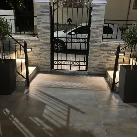 The Mits Luxury Apartment *