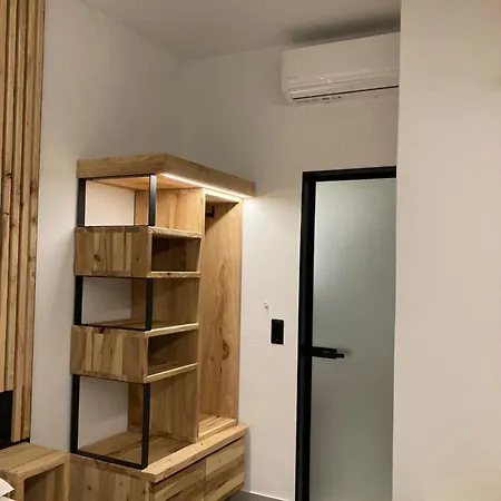 The Mits Luxury Скиатос